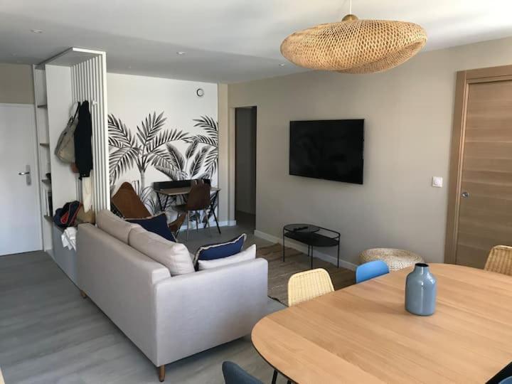 Superbe 3 Pièces 4 étoiles Plein Centre 70m Du Port Apartamento *